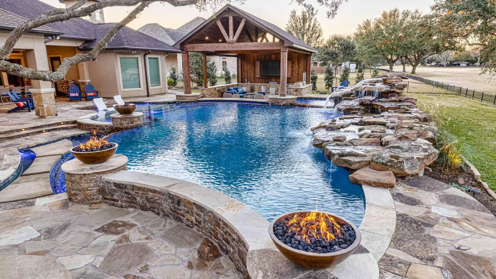 custom design pools Bridgeland, TX